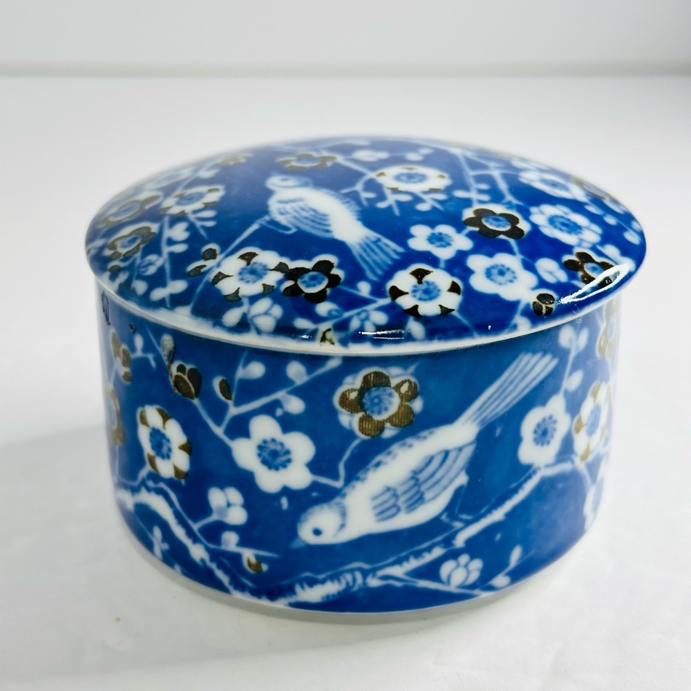 Vtg 1976 Trinket Box Oriental Bird Flowers Blue & White Pot Blue Kyote By Mann